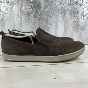 472egu Ecco leather slip on